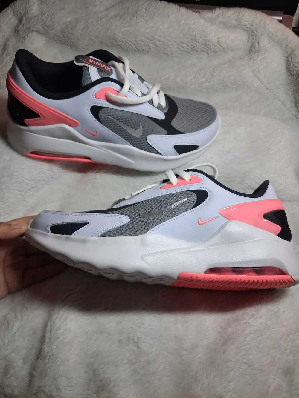 Nike Women’s Air Max Low-Top Sneakers - White/Pink/Gray/Black